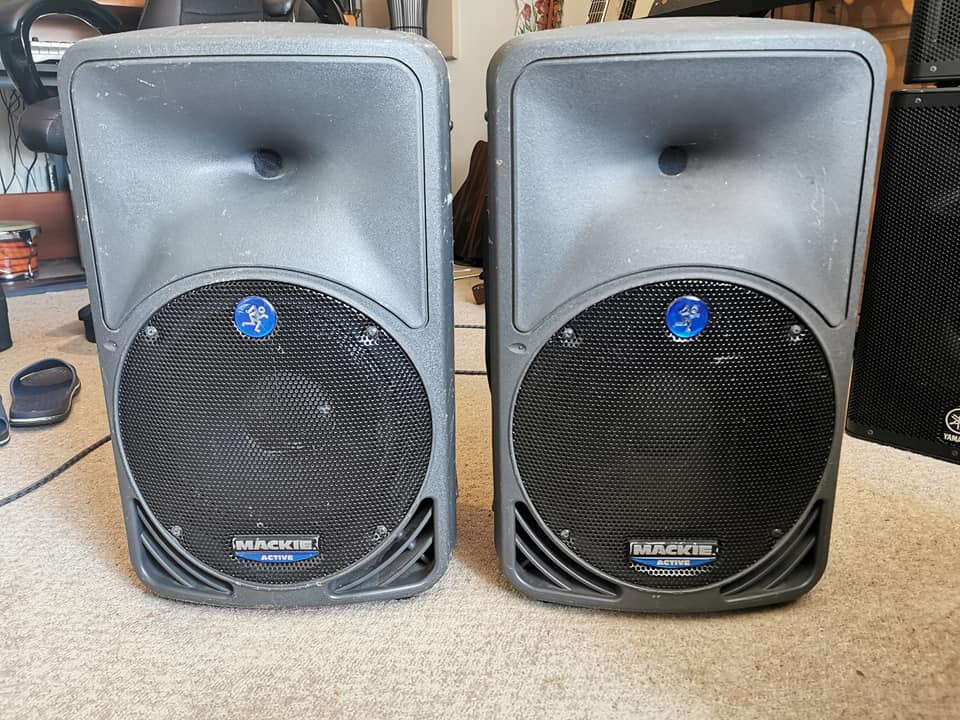 powered speakers gumtree